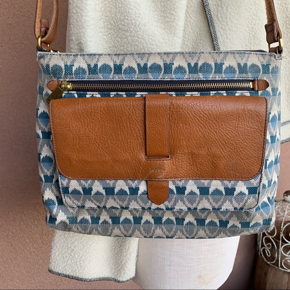 Fossil Kinley Blue Print Crossbody Purse - Picture 1 of 11